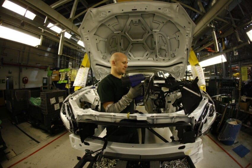 269211-jaguar-xj-british-manufacturing