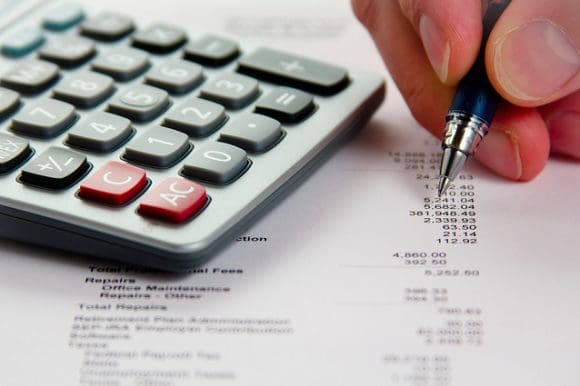 Financial-Tips-for-Freelancers-580×386