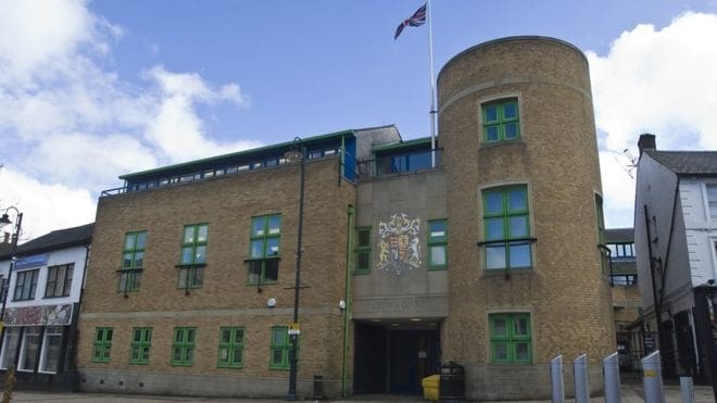 Luton Crown Court