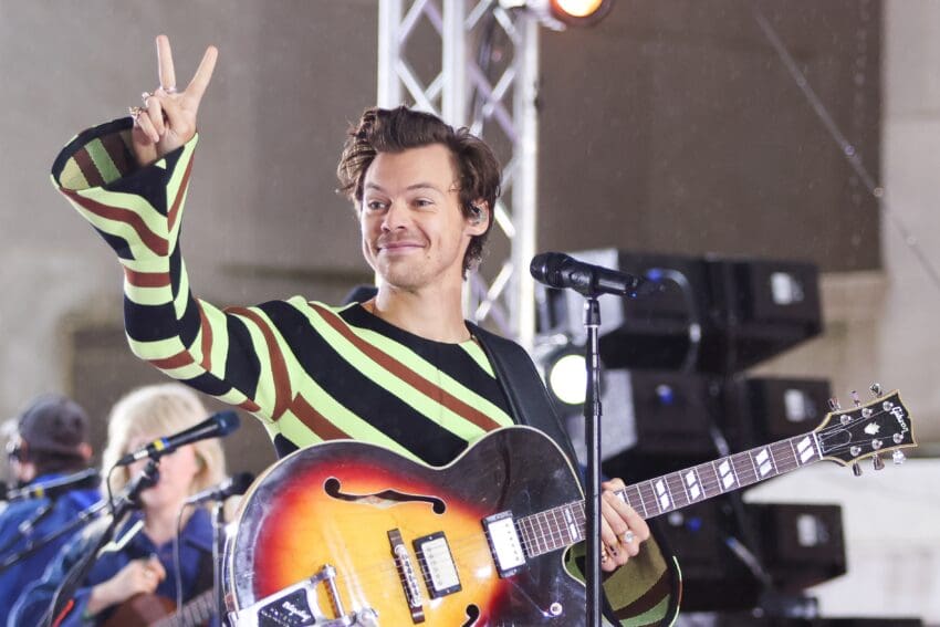 British recorded music exports have defied increasing global competition to grow by a record amount in 2022 as UK artists dominate the year’s biggest global streaming hits.
