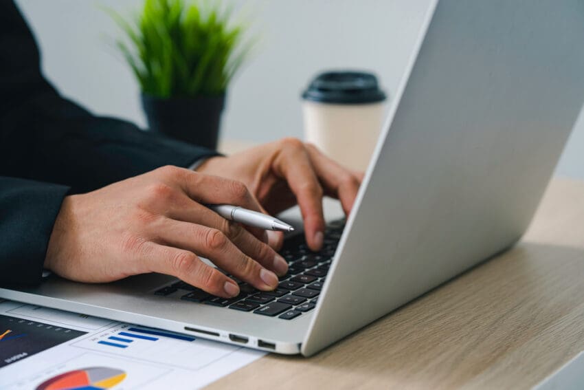2025 is the year to build a profitable website for UK business. Web applications are now competing increasingly in the digital space and thus they need to be effective, fast, and user-friendly in their positive experience to survive in such competition.