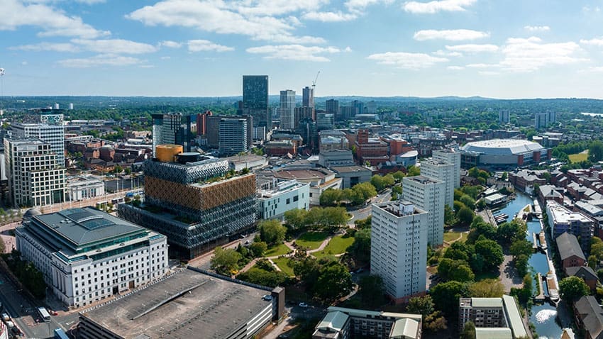 The Midlands has overtaken every other part of Britain outside the capital for foreign direct investment (FDI) employment, creating almost 6,000 jobs last year even as investment into the UK slumped to a ten-year low.